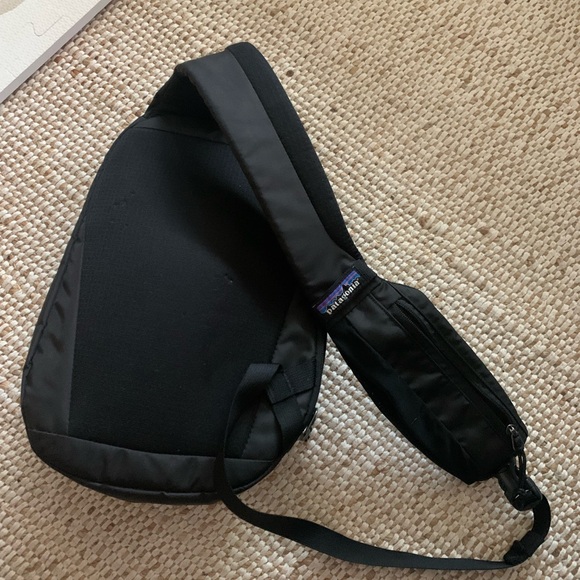 Atom Sling Bag 8L black - Picture 4 of 6